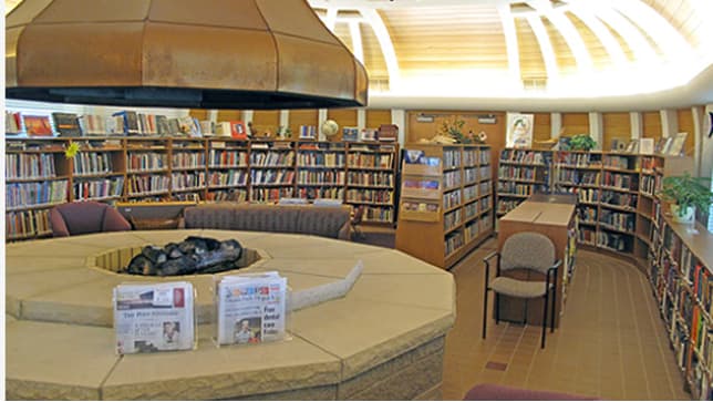 Scholarship program welcomes new coordinator